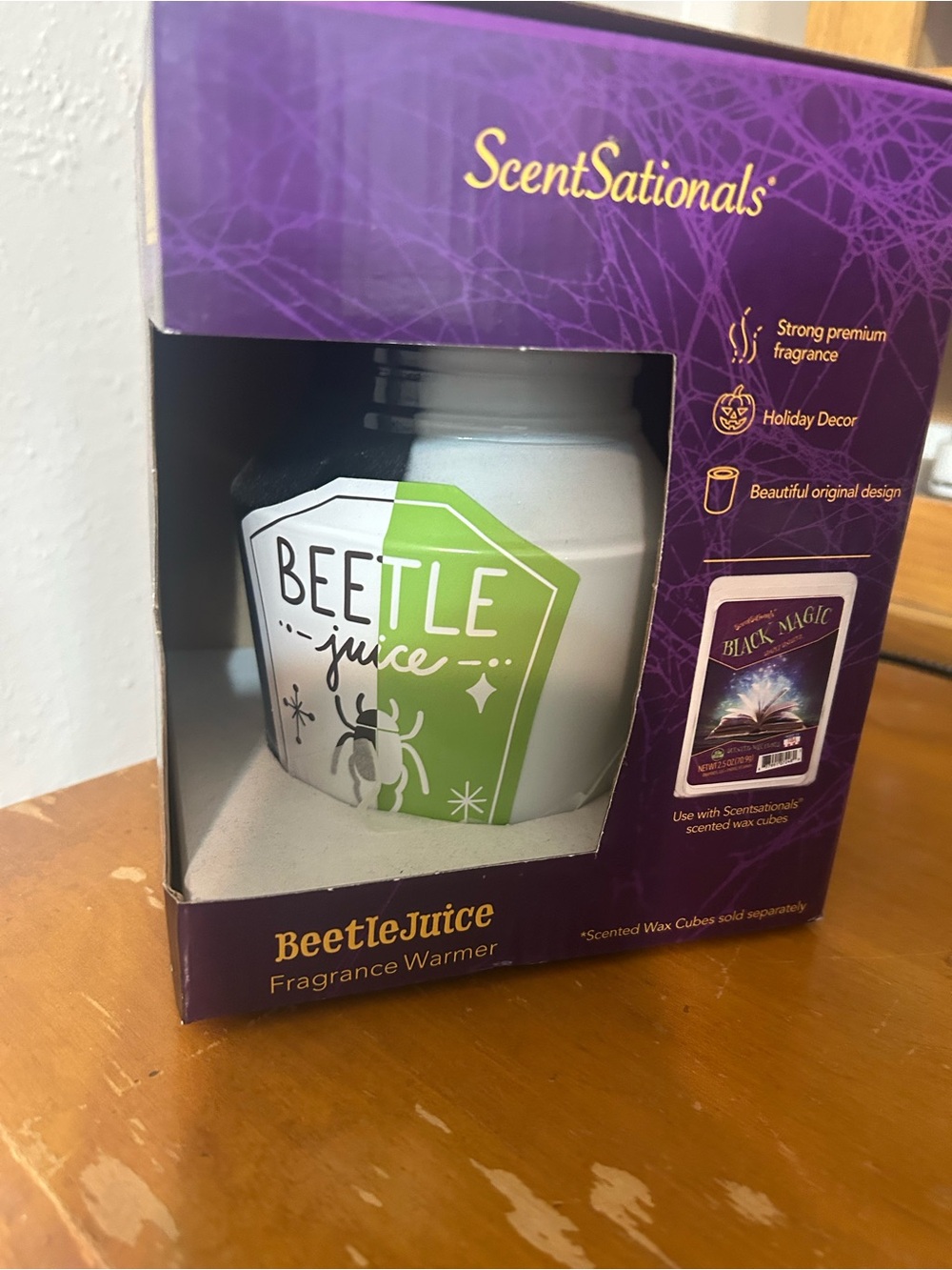ScentSationals Beetle Juice Fragrance Warmer - White & Green